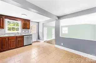 316 20th Ave NE, Hickory, NC 28601 - Photo 8