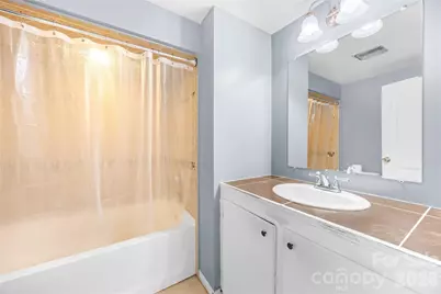316 20th Avenue NE, Hickory, NC 28601 - Photo 14