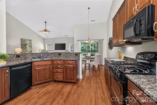 1205 Williamstown Rd, Matthews, NC 28105 - Photo 10