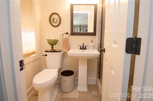 8301 Abercorn Ln, Charlotte, NC 28227 - Photo 22
