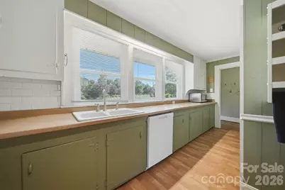 321 16th Avenue NW, Hickory, NC 28601 - Photo 6