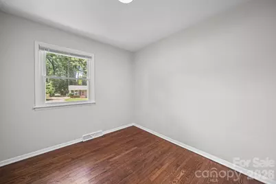 4316 McKinley Drive, Charlotte, NC 28208 - Photo 8