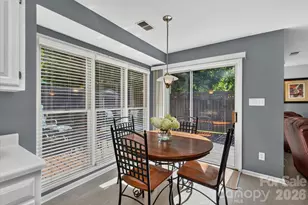 9801 Deer Spring Ln, Charlotte, NC 28210 - Photo 16