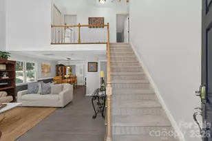 9801 Deer Spring Ln, Charlotte, NC 28210 - Photo 4