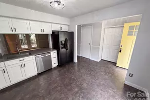 1500 Waybridge Ln, Charlotte, NC 28210 - Photo 6