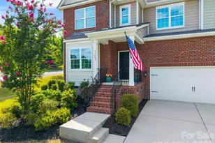 13403 Highflyer Woods Ln, Charlotte, NC 28278 - Photo 2