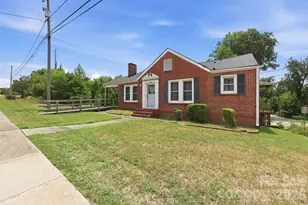 1303 Bringle Ferry Rd, Salisbury, NC 28144 - Photo 2