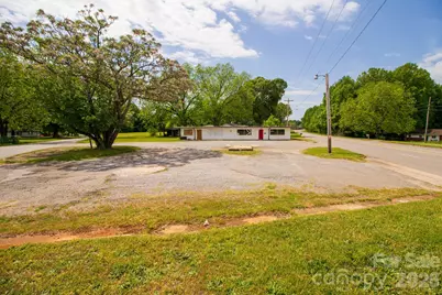1003 York Road, Kings Mountain, NC 28086 - Photo 4