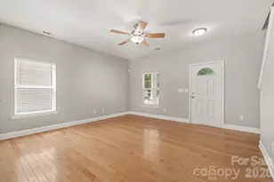 9228 Seamill Rd, Charlotte, NC 28278 - Photo 4