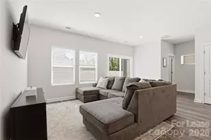 2317 Belterra Dr, Charlotte, NC 28216 - Photo 8