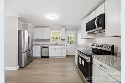 3123 Castle Avenue, Hickory, NC 28601 - Photo 8