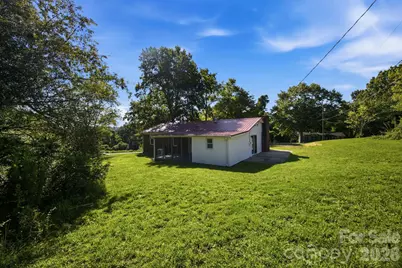 3123 Castle Avenue, Hickory, NC 28601 - Photo 32