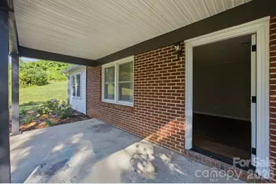 3123 Castle Avenue, Hickory, NC 28601 - Photo 4