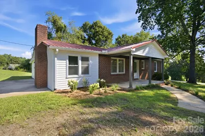 3123 Castle Avenue, Hickory, NC 28601 - Photo 2