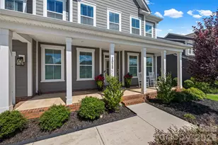 2025 Vettura Ct, Waxhaw, NC 28173 - Photo 2