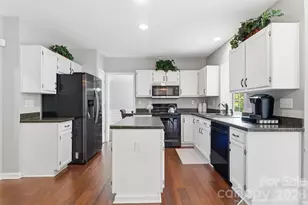 4219 Beauvista Dr, Charlotte, NC 28269 - Photo 8