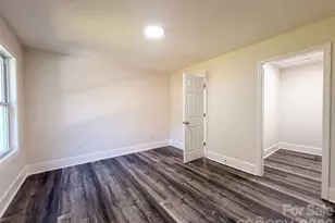 502 Live Oaks Ct, Fort Mill, SC 29715 - Photo 4