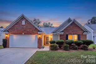 325 Dutchmans Meadow Dr, Mount Holly, NC 28120 - Photo 1