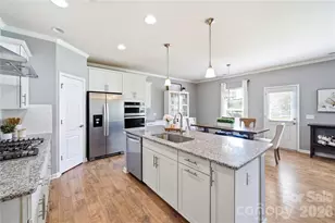 11141 Crane Creek Dr, Charlotte, NC 28278 - Photo 6