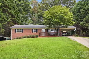 2516 Corolla Hills Dr, Lenoir, NC 28645 - Photo 2