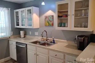 6726 Vlosi Dr, Charlotte, NC 28226 - Photo 12
