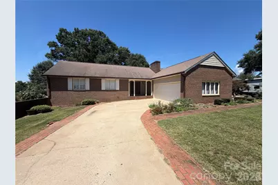 3721 9th Street Drive NE, Hickory, NC 28601 - Photo 2