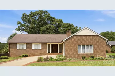 3721 9th Street Drive NE, Hickory, NC 28601 - Photo 1