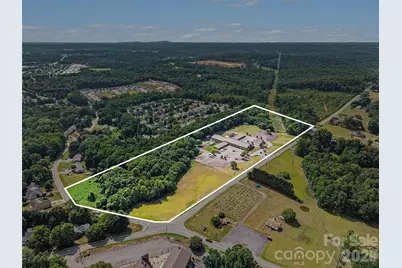 1855 6th Street SE, Hickory, NC 28602 - Photo 2