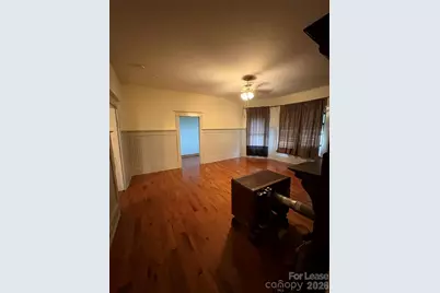 604 Main Avenue NW, Hickory, NC 28601 - Photo 2
