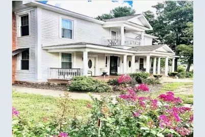 604 Main Avenue NW, Hickory, NC 28601 - Photo 1