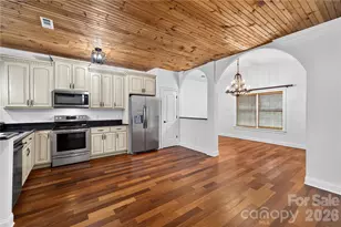 9232 Aloysia Ln, Charlotte, NC 28269 - Photo 6