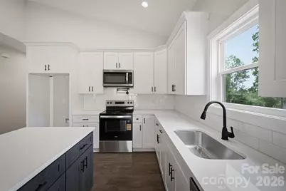917 Overlook Drive SW, Lenoir, NC 28645 - Photo 10