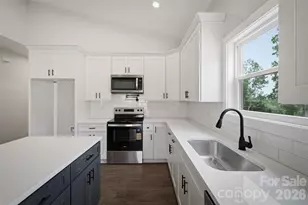 917 Overlook Dr SW, Lenoir, NC 28645 - Photo 10