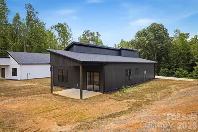 917 Overlook Drive SW, Lenoir, NC 28645 - Photo 2