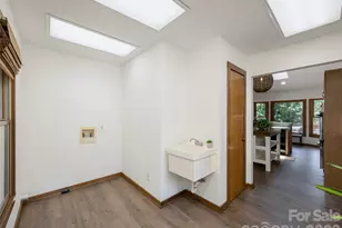 155 Crabapple Ln, Asheville, NC 28804 - Photo 18