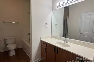 7033 Somerset Springs Dr, Charlotte, NC 28262 - Photo 8