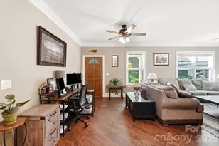 4739 Mountain Island Dr W, Charlotte, NC 28214 - Photo 8