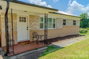 4852 Midway Sand Rd, Hickory, NC 28601 - Photo 2