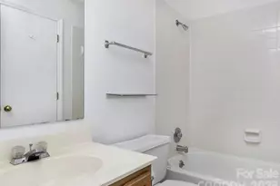 2536 Stradbrook Dr, Charlotte, NC 28210 - Photo 16