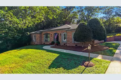 1240 10th Street Lane NW, Hickory, NC 28601 - Photo 2