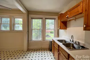 19 Saluda St, Asheville, NC 28806 - Photo 6