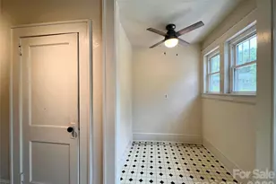 19 Saluda St, Asheville, NC 28806 - Photo 8