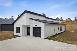921 Overlook Dr SW, Lenoir, NC 28645 - Photo 1