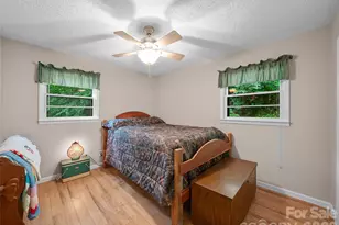 915 Little Creek Rd, Burnsville, NC 28714 - Photo 14