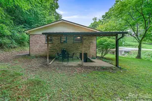 915 Little Creek Rd, Burnsville, NC 28714 - Photo 4