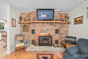 915 Little Creek Rd, Burnsville, NC 28714 - Photo 6