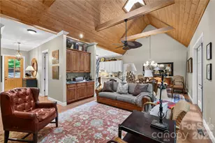 911 Buckberry Dr N, Sapphire, NC 28774 - Photo 12
