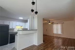 5917 Crape Myrtle Ln, Charlotte, NC 28216 - Photo 4