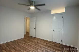 5917 Crape Myrtle Ln, Charlotte, NC 28216 - Photo 12