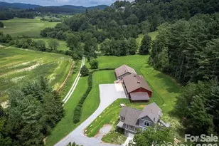326 Golden Valley Dr, Hendersonville, NC 28792 - Photo 4